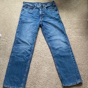 American Eagle women’s low-rise baggy jeans